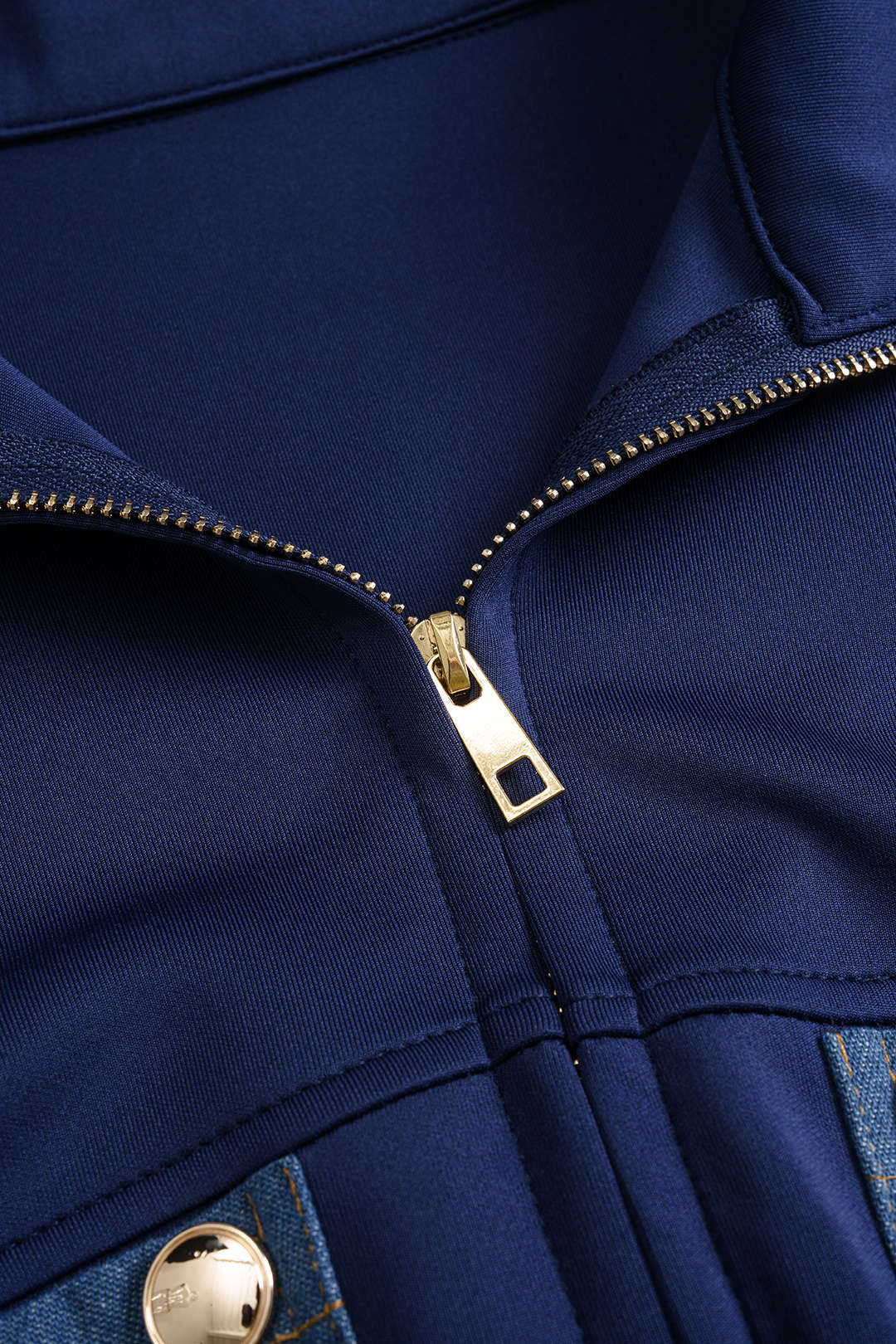 Chaqueta de Denim con Cremallera y Parches de Estampado Contrastante